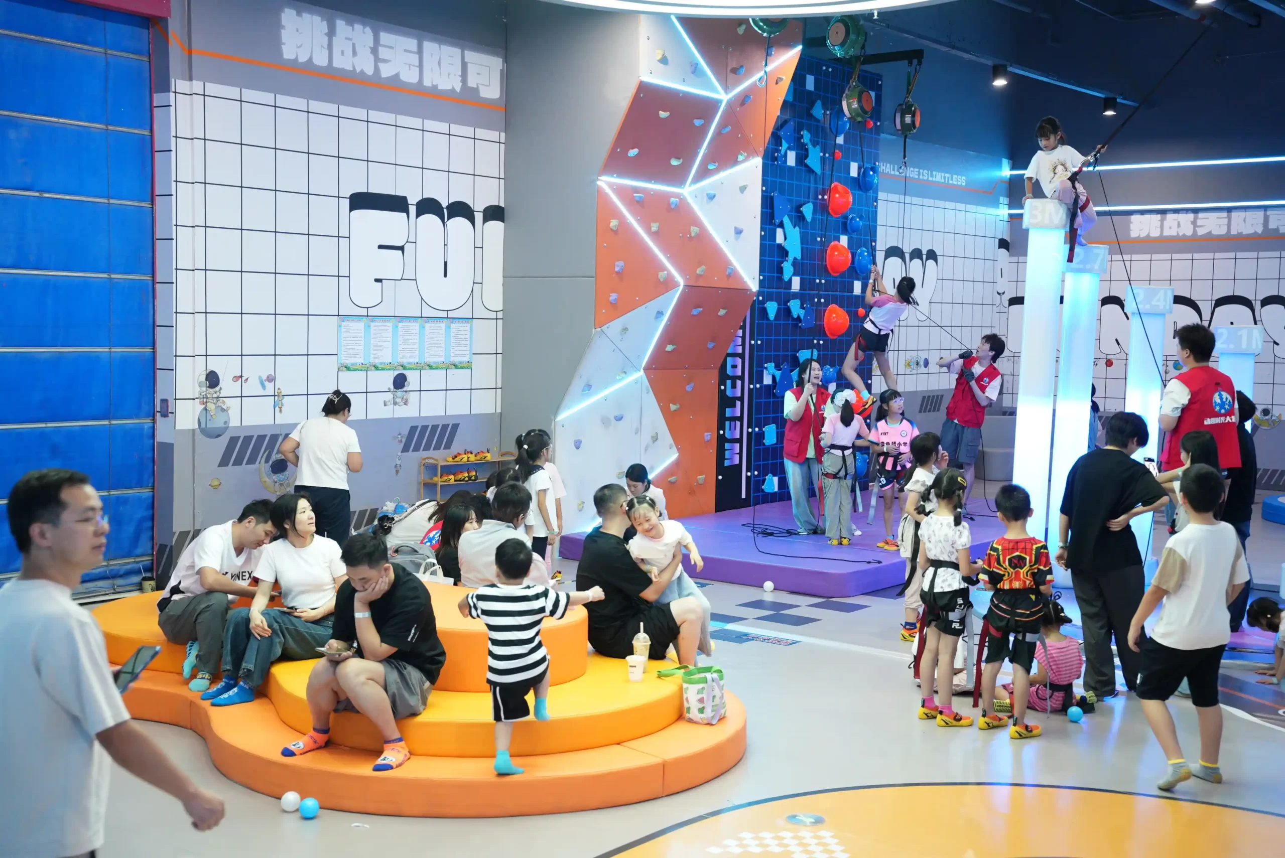 柳州开室内游乐场找谁？选源头厂家蜜动游乐就对了